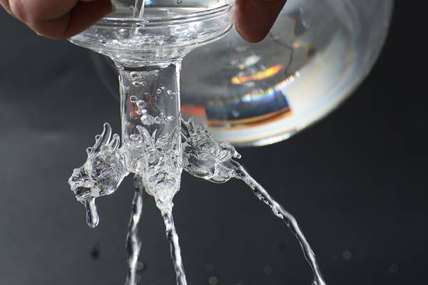 �������