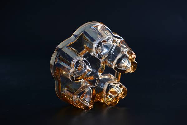 <b>������̨</b>